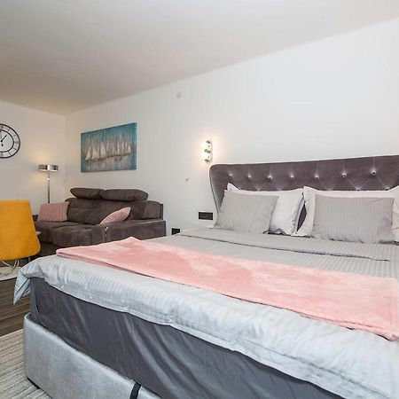 City Center Apartment เบลเกรด ภายนอก รูปภาพ